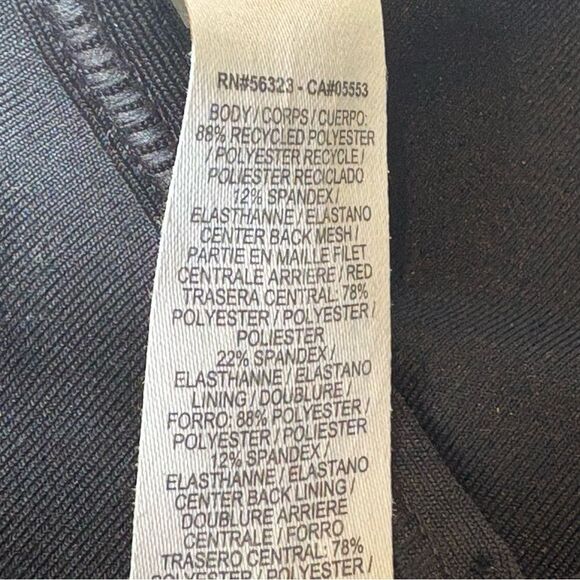 Nike Black Sports Bra no underwire Looks new blk/wht Size Medium - Picture 3 of 4